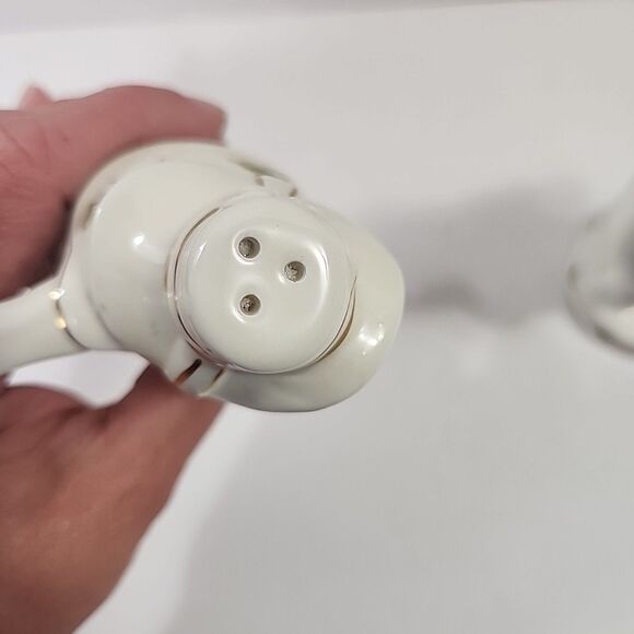 Holly Holiday Porcelain Salt & Pepper Shaker  Snowmen  Ice Skating Christmas - Picture 10 of 12